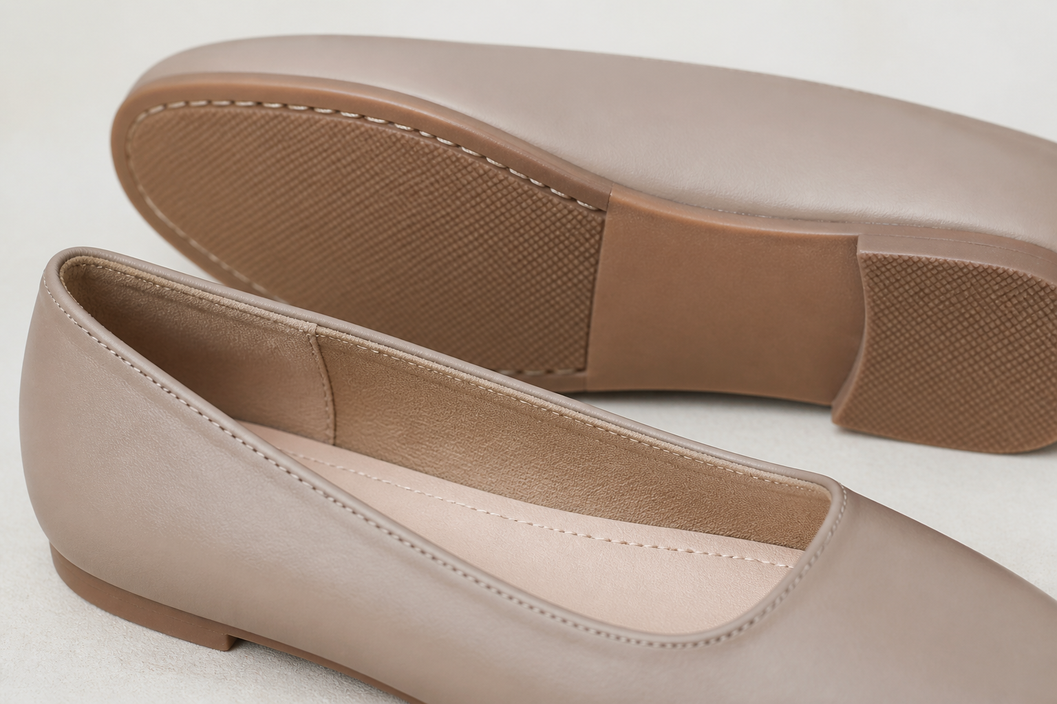 Buty do sukienki basic: jak kupić jedną parę do wielu stylizacji bez przepłacania - grafika 2